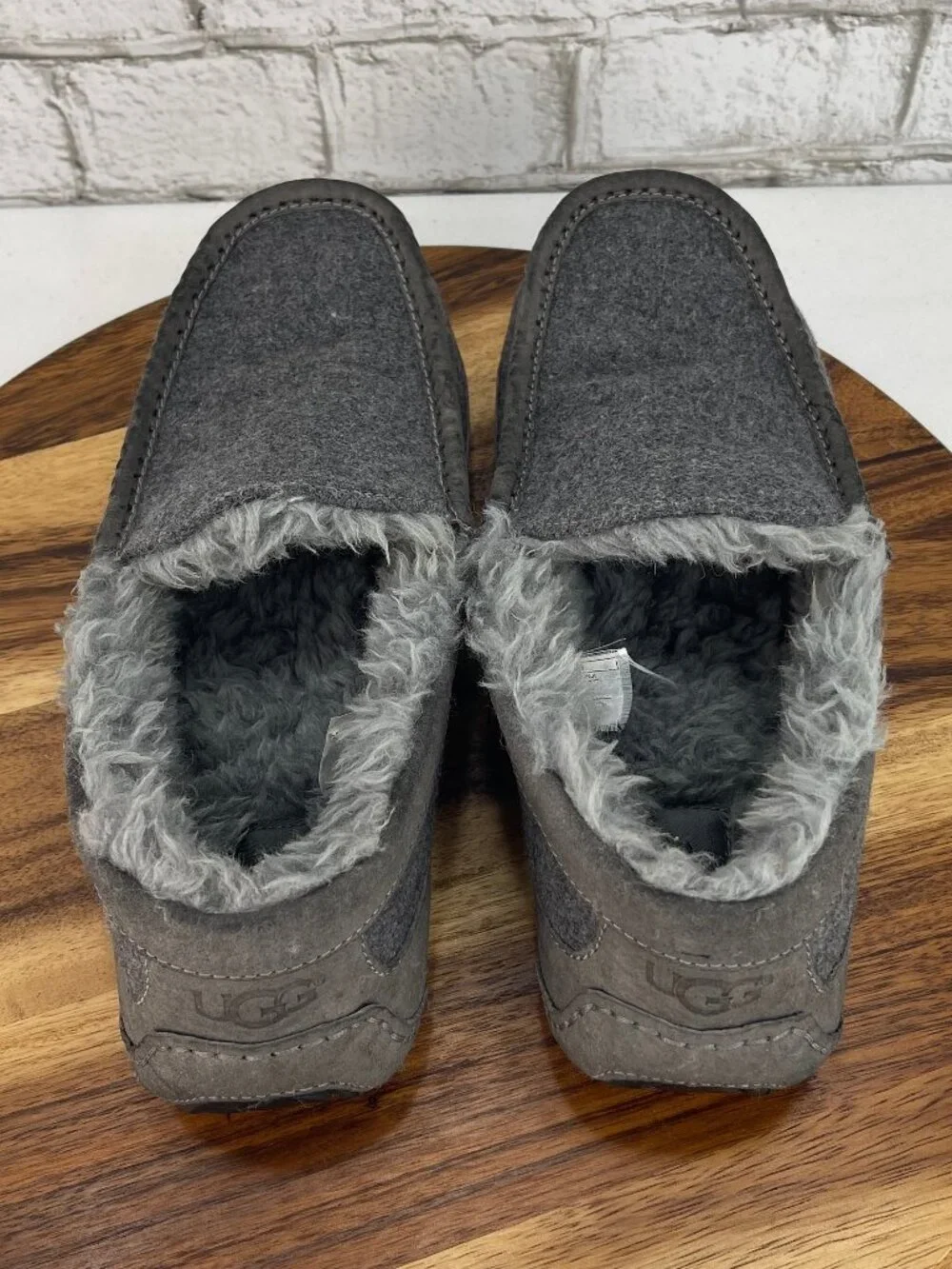 UGG Ascot 3233 Mens 10 Gray Wool Moccasin Slip On Loafer Slippers 1103890